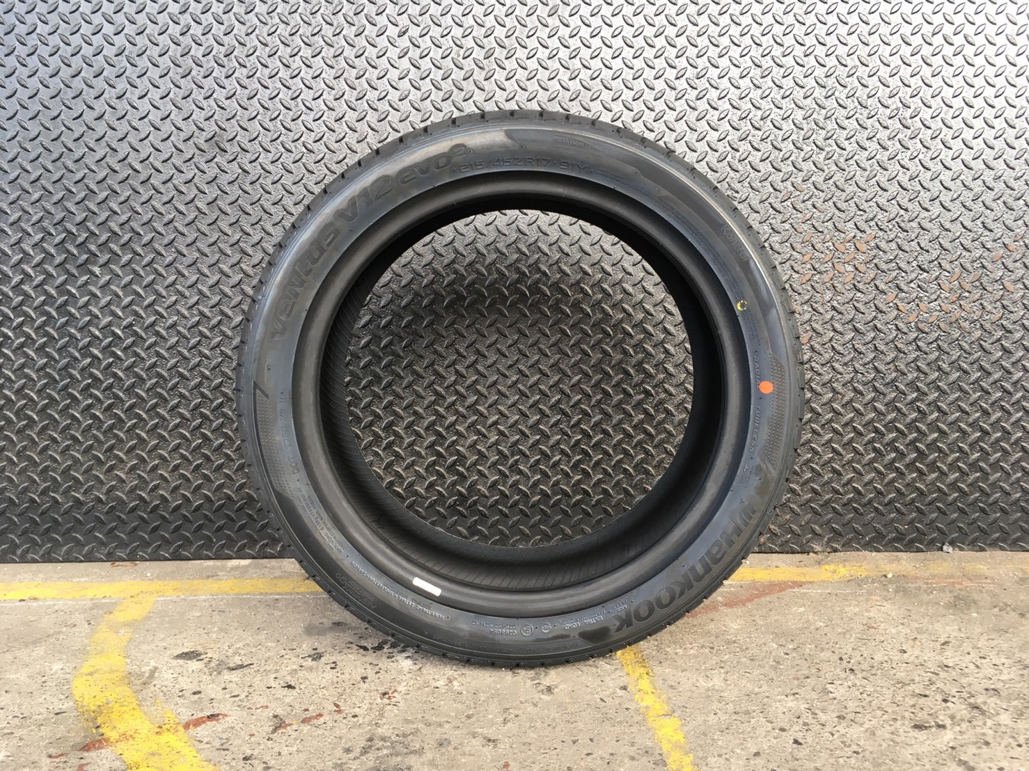 HANKOOK V12 EVO-2 215-45-17 ปี 18