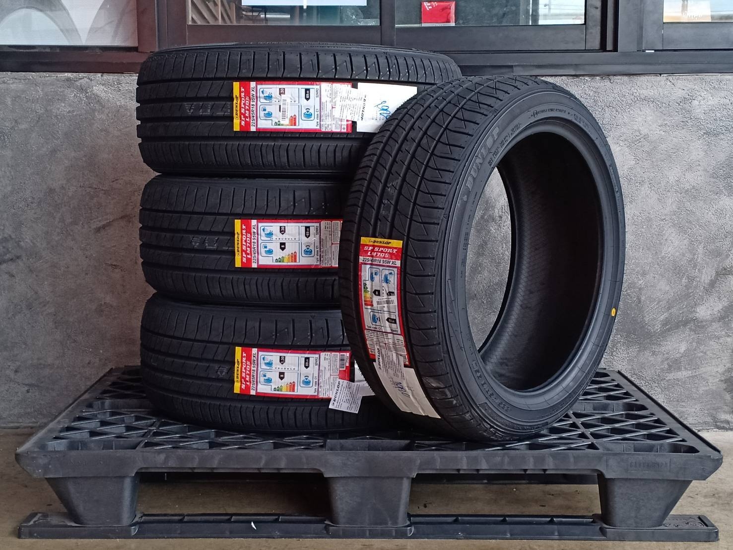 DUNLOP 225/45R18 95W XL SP SPORT LM705 JAPAN