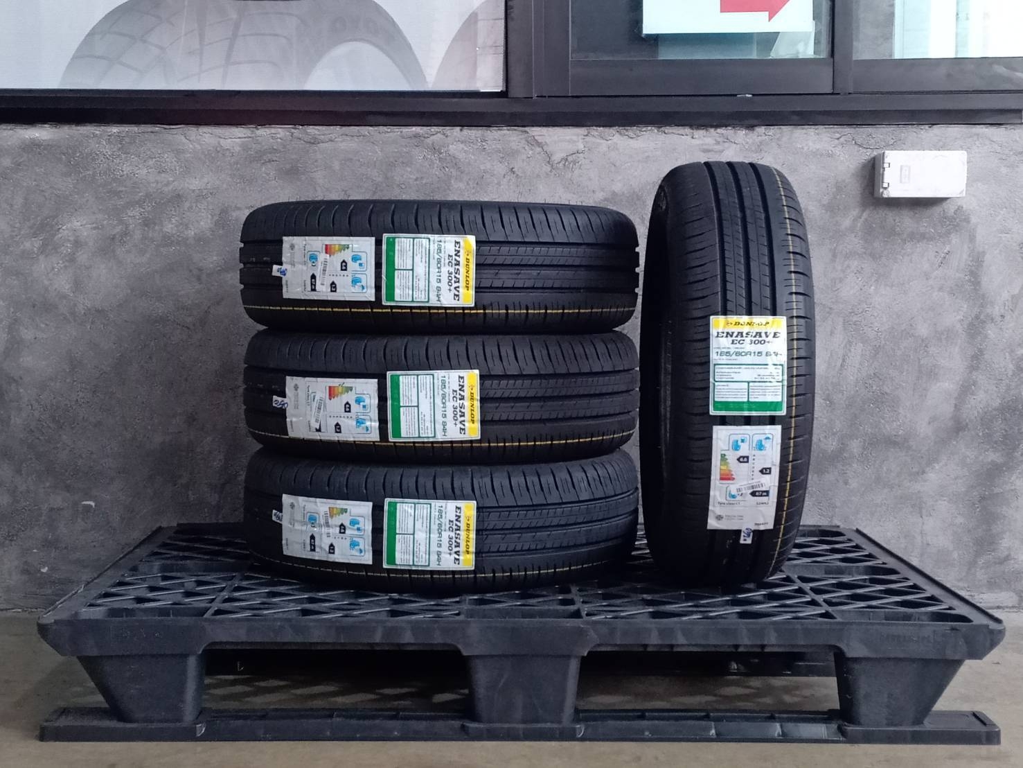 DUNLOP 185/60R15 ENASAVE EC 300+ 84H MADE IN THAILAND