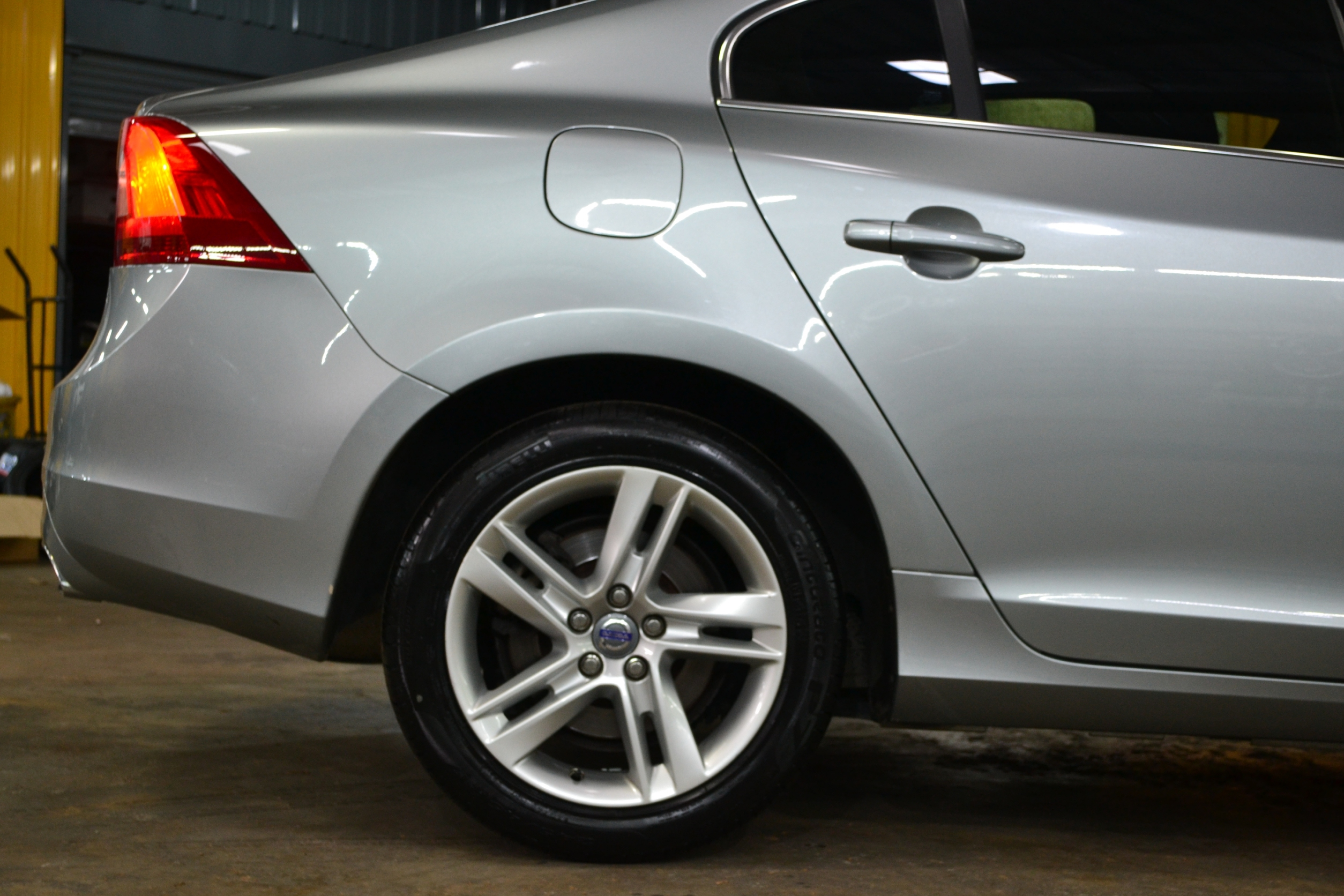 PIRELLI CINTURATO P7 245-45-17 เส้น 3900 ปี16 ปกติ 7500 ลดสุดๆ