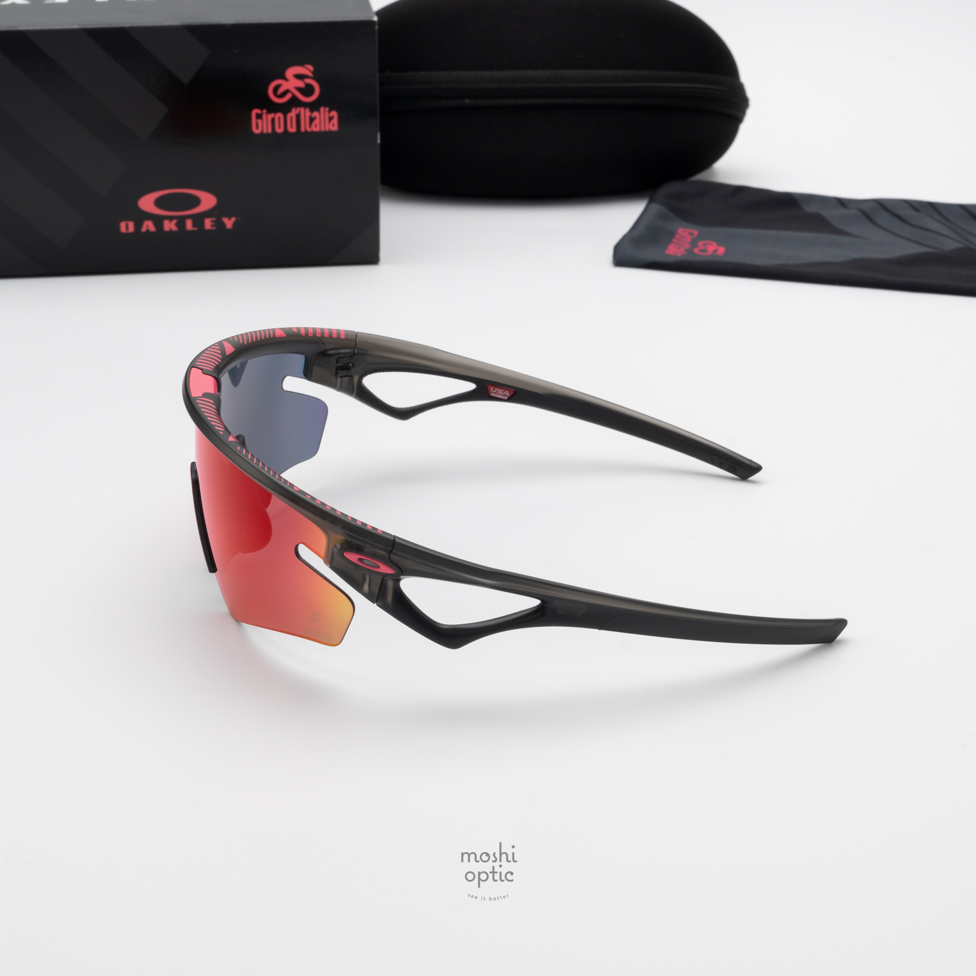 OAKLEY Sphaera Slash OO9499-09 Giro Grey Smoke (Giro D_Italia Collection 2025)