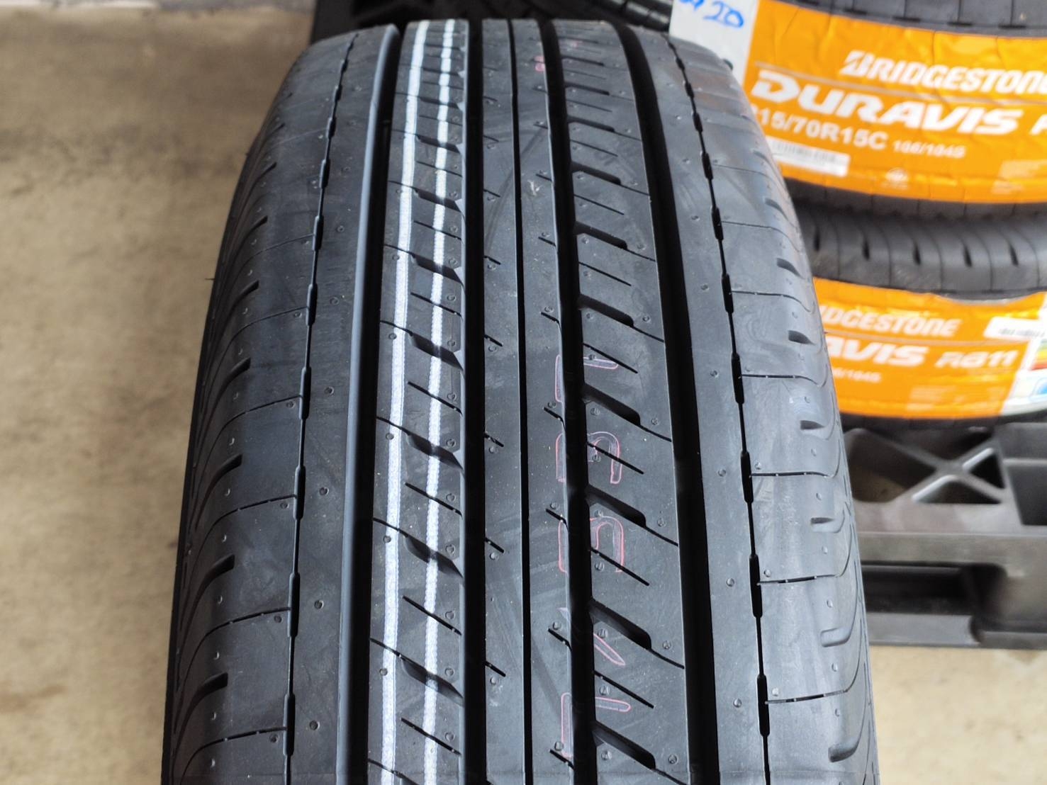 BRIDGESTONE DURAVIS R611 215/70R15C
