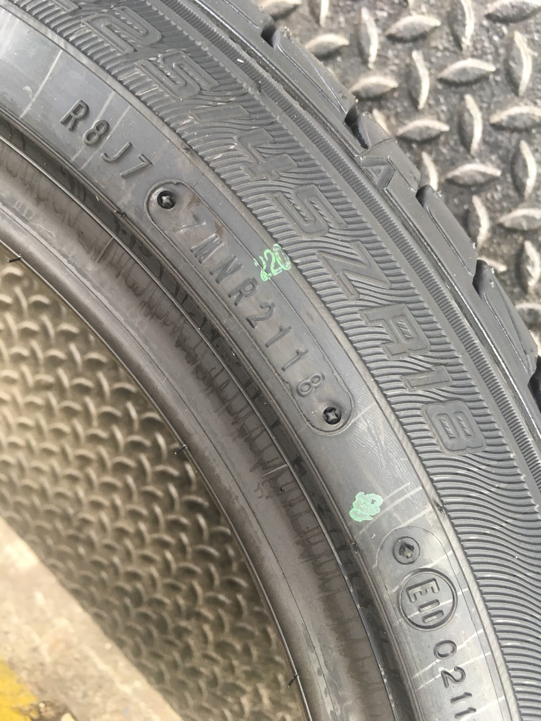 DUNLOP LM704 225-45-18 ซื้อ2แถม2 ปี18 มาแล้ว