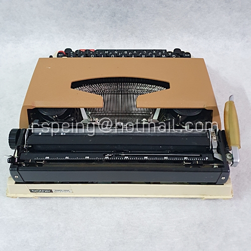 พิมพ์ดีดกระเป๋าหิ้ว Brother รุ่น Correction 7 English