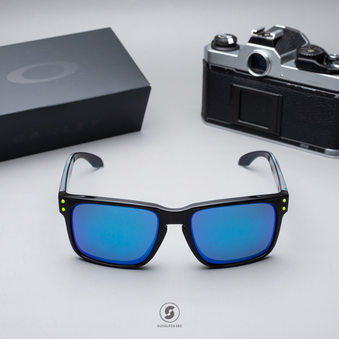 Oakley OO9244-57 Holbrook Polished Black Prizm Sapphire