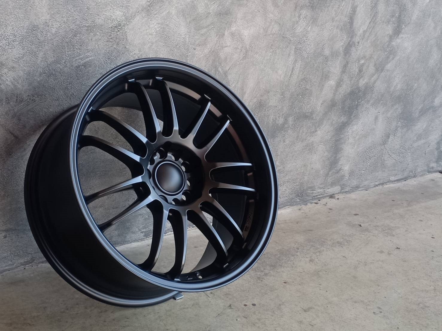 ล้อแม็กซ์ RE30 ขอบ18นิ้ว ลดราคาพิเศษ