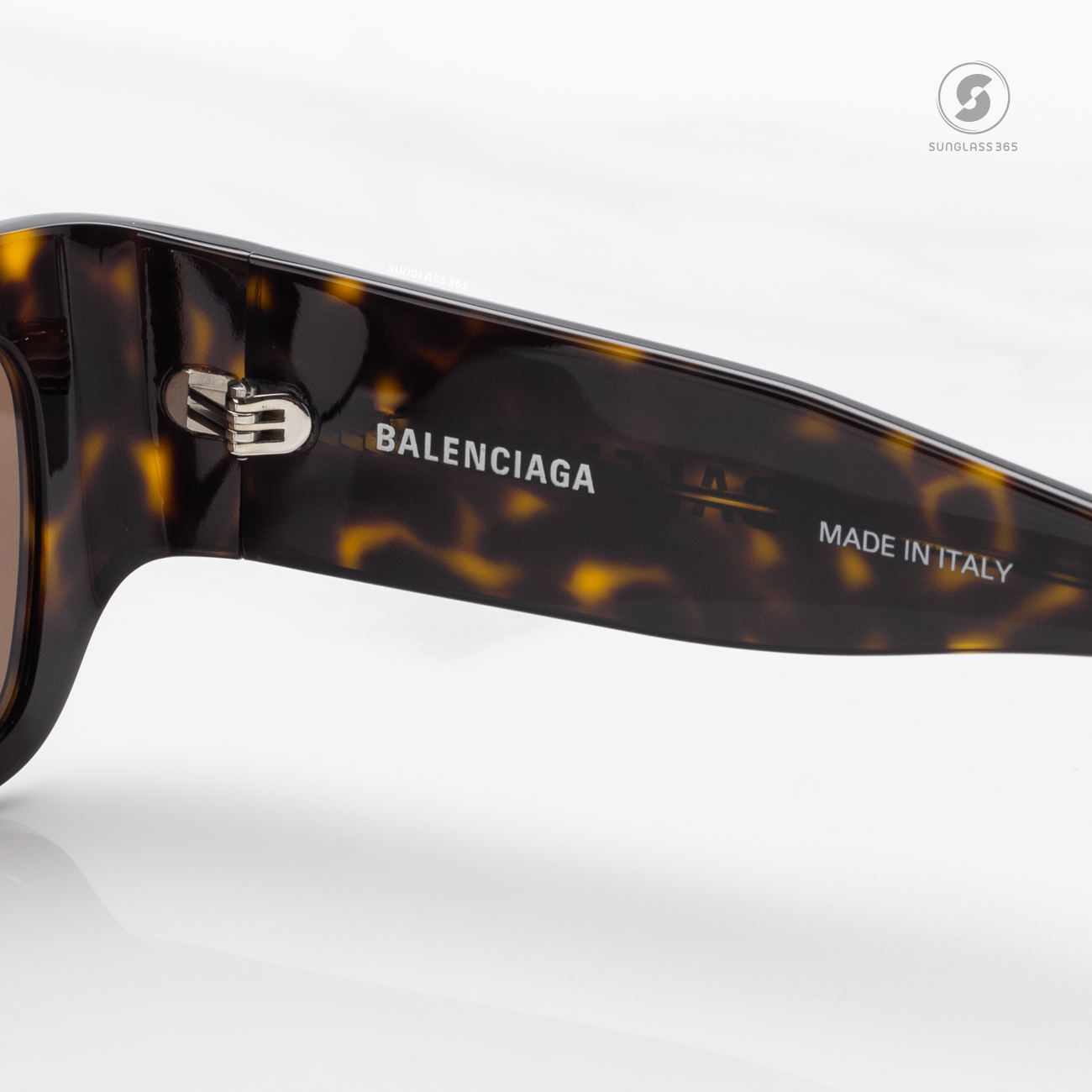 แว่นกันแดด Balenciaga BB0331SK 002