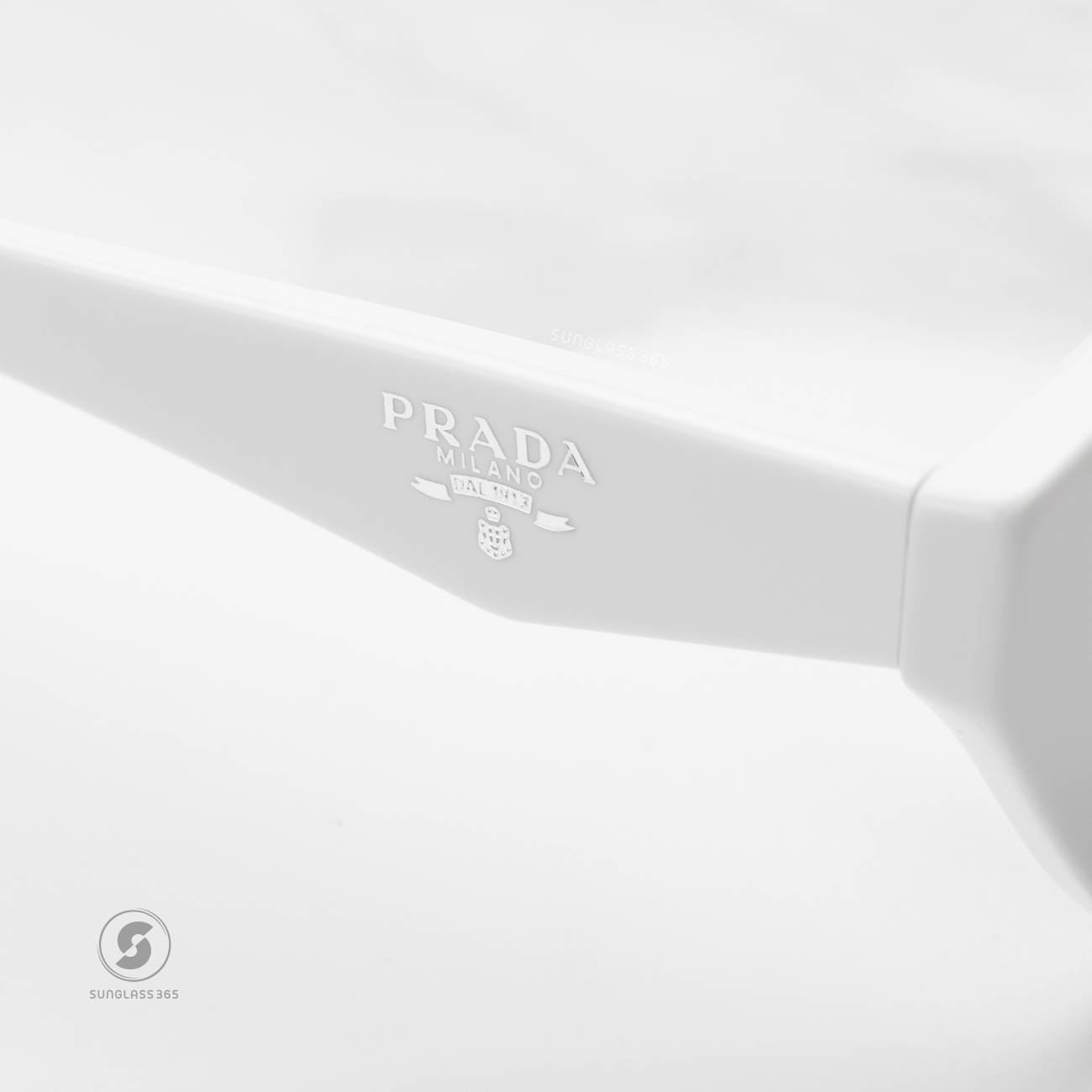 PRADA PRA02SF 17K08Z White