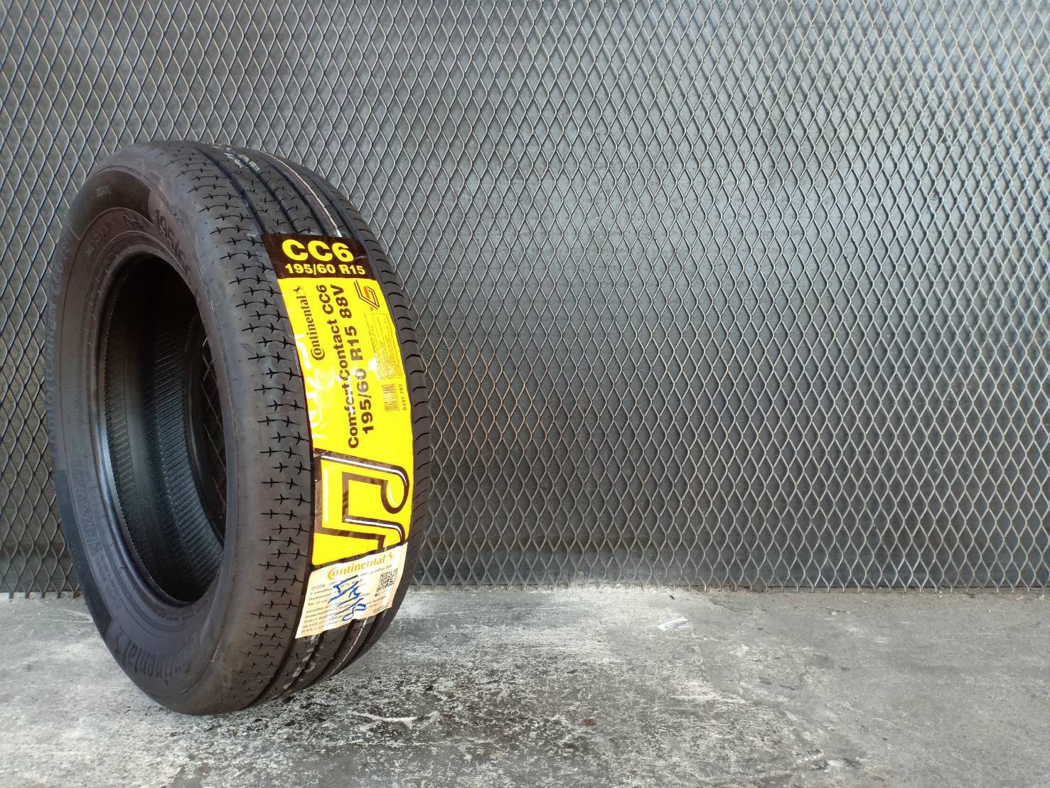 CONTINENTAL CC6 195/60-15 ยางสำหรับรถเก๋ง