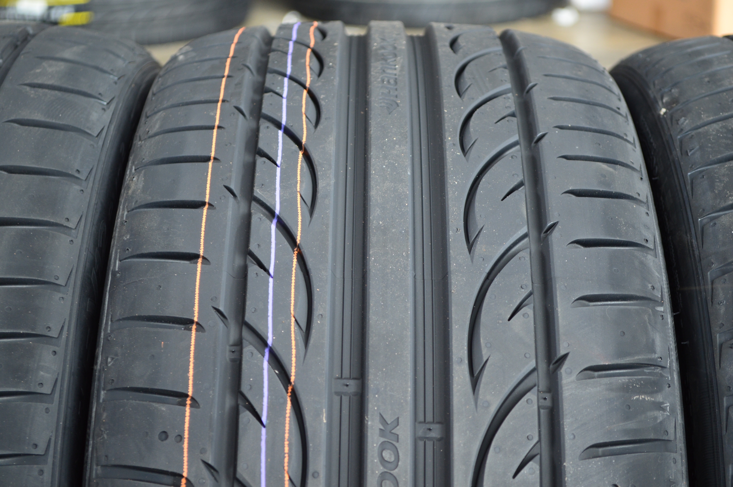 HANKOOK V12EVO2 235/35-19 ราคาพิเศษ และเบอร์อื่น ราคาโปรโมชั่นเพียบ
