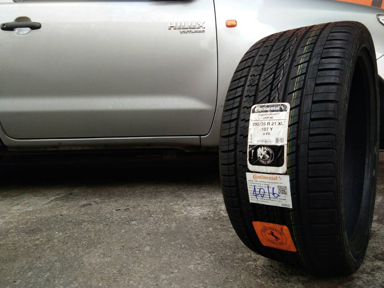 CONTINENTAL CROSS CONTACT UHP 295/35-21 เส้น 4900 ปกติ 18500 ปี16 มี 3เส้น
