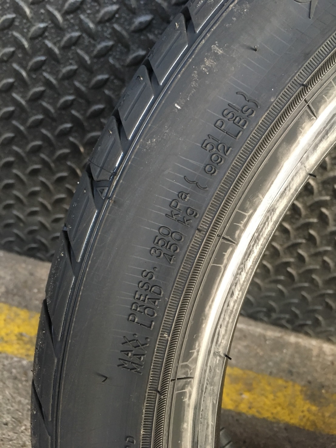 DUNLOP SP2050 195-45-16 ปี18 ซื้อ2แถม2