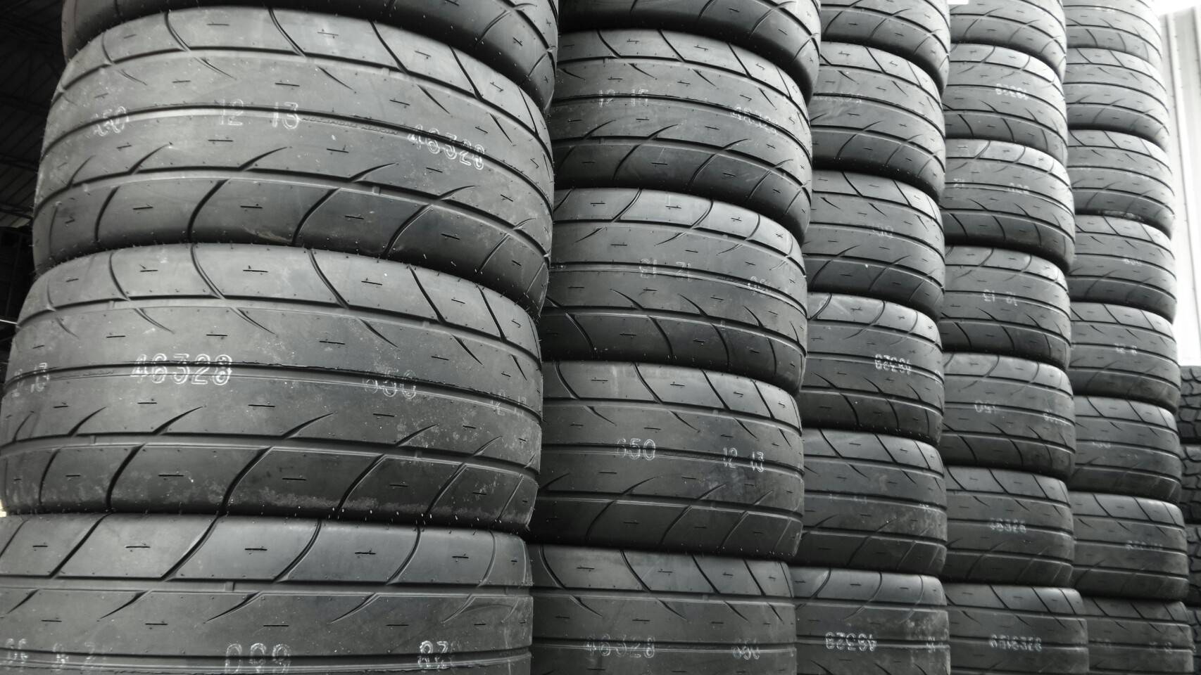 MICKEY THOMPSON ET STREET S/S 285/40-18 เทรดแว 00