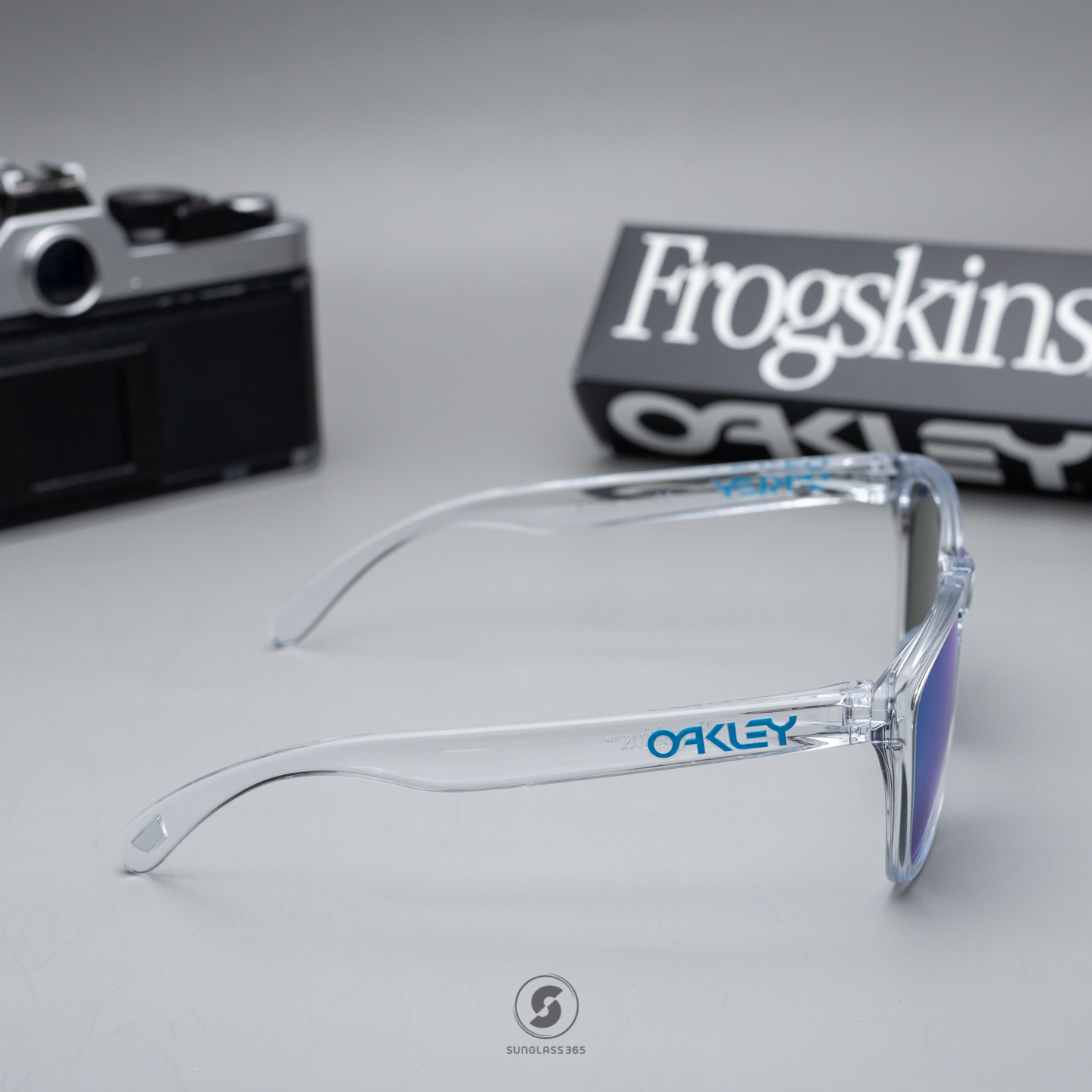 Oakley Frogskins LIMITED EDITION OO9245-A7 CRYSTAL CLEAR