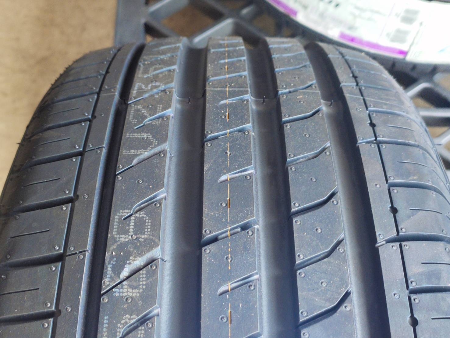 NEXEN NFERA SU1 215/45ZR17 XL 91W KOREA