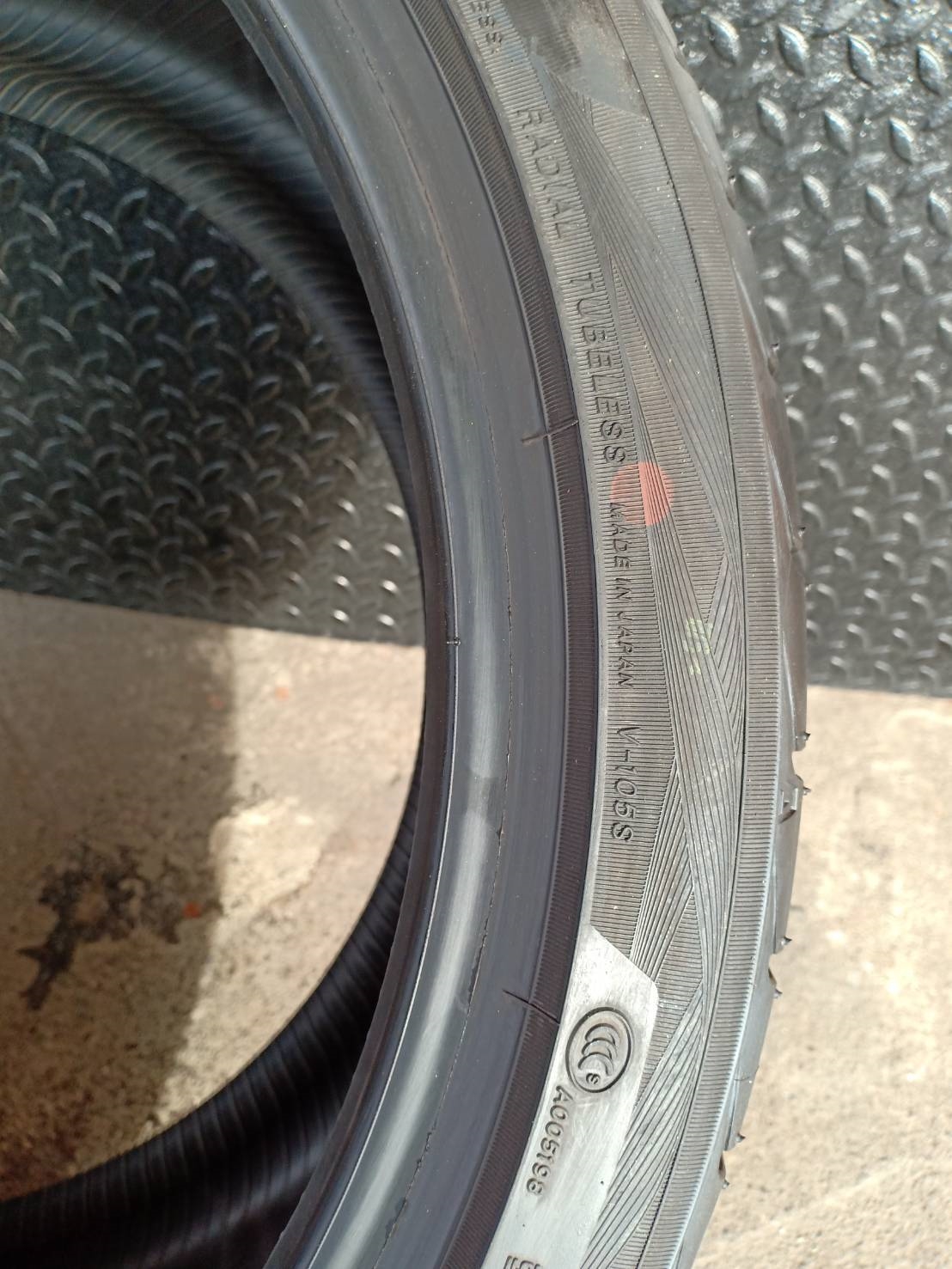 ยางปี18 YOKOHAMA V105 285/30-19 ลดราคาพิเศษ ยางญี่ปุ่น
