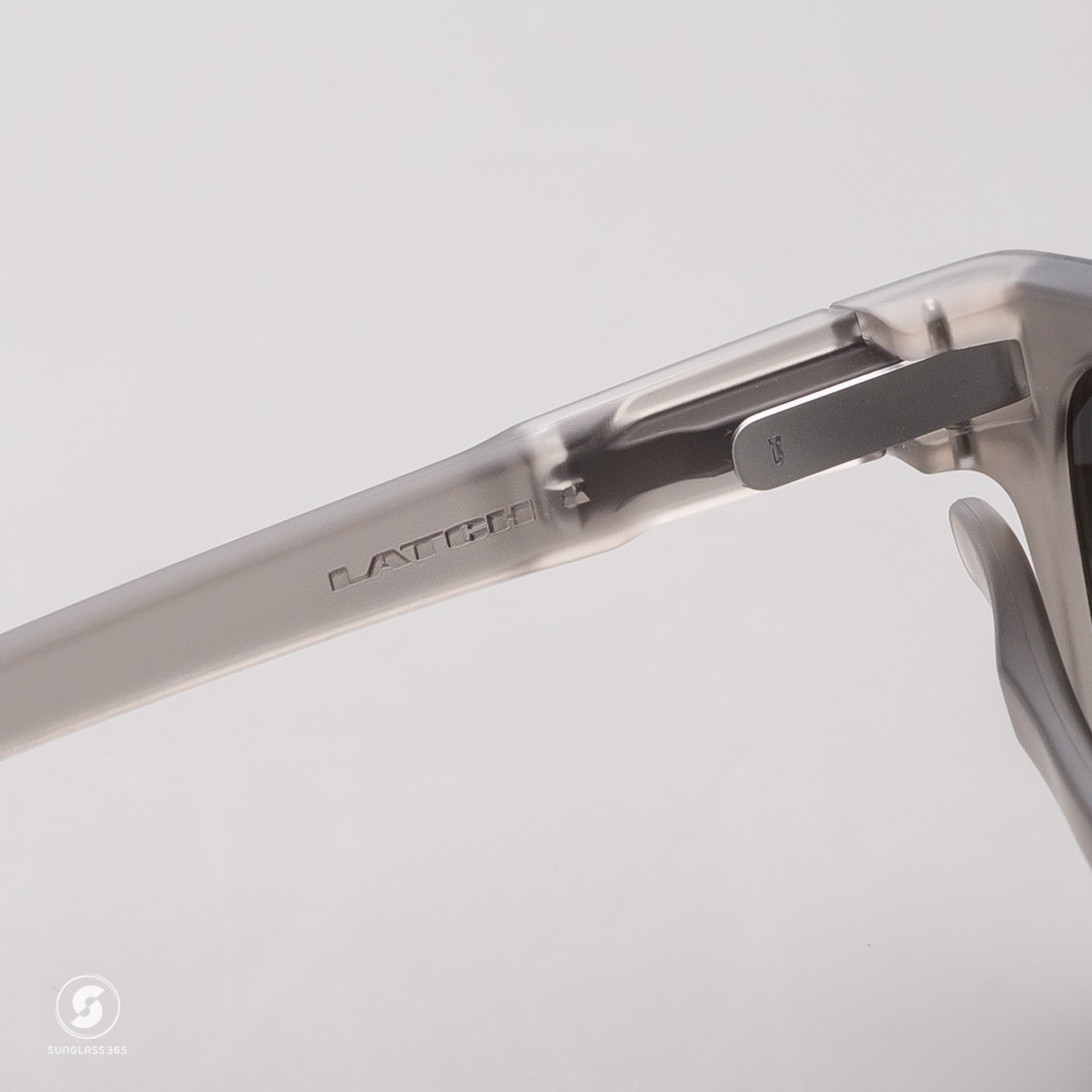 Oakley OO9358-12 MATTE GREY INK Prizm Sapphire