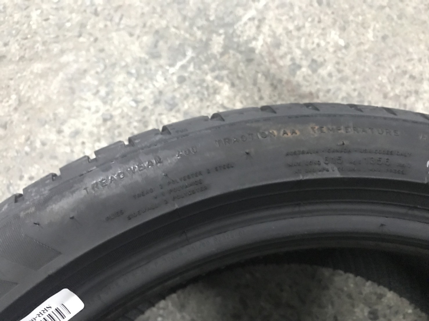 PIRELLI DRAGON SPORT 215/45-17เส้น 2750 ปกติ 4500 บาท ปี18