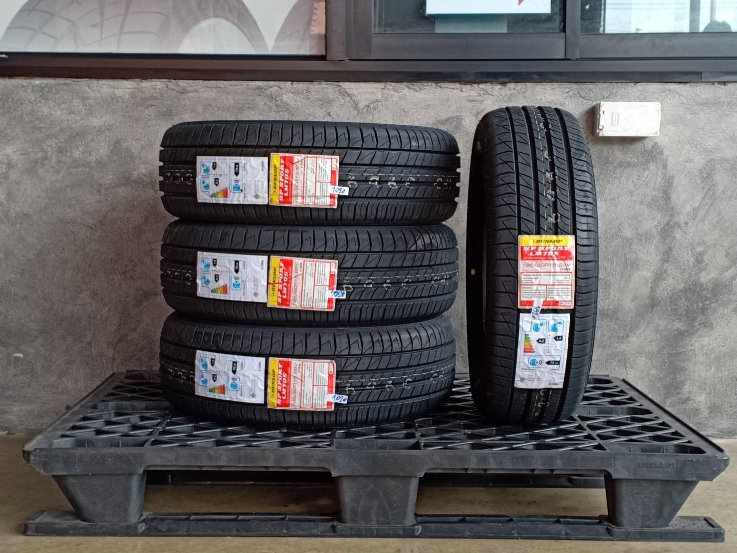 DUNLOP 195/60R15 SP SPORT LM705 88V MADE IN THAILAND