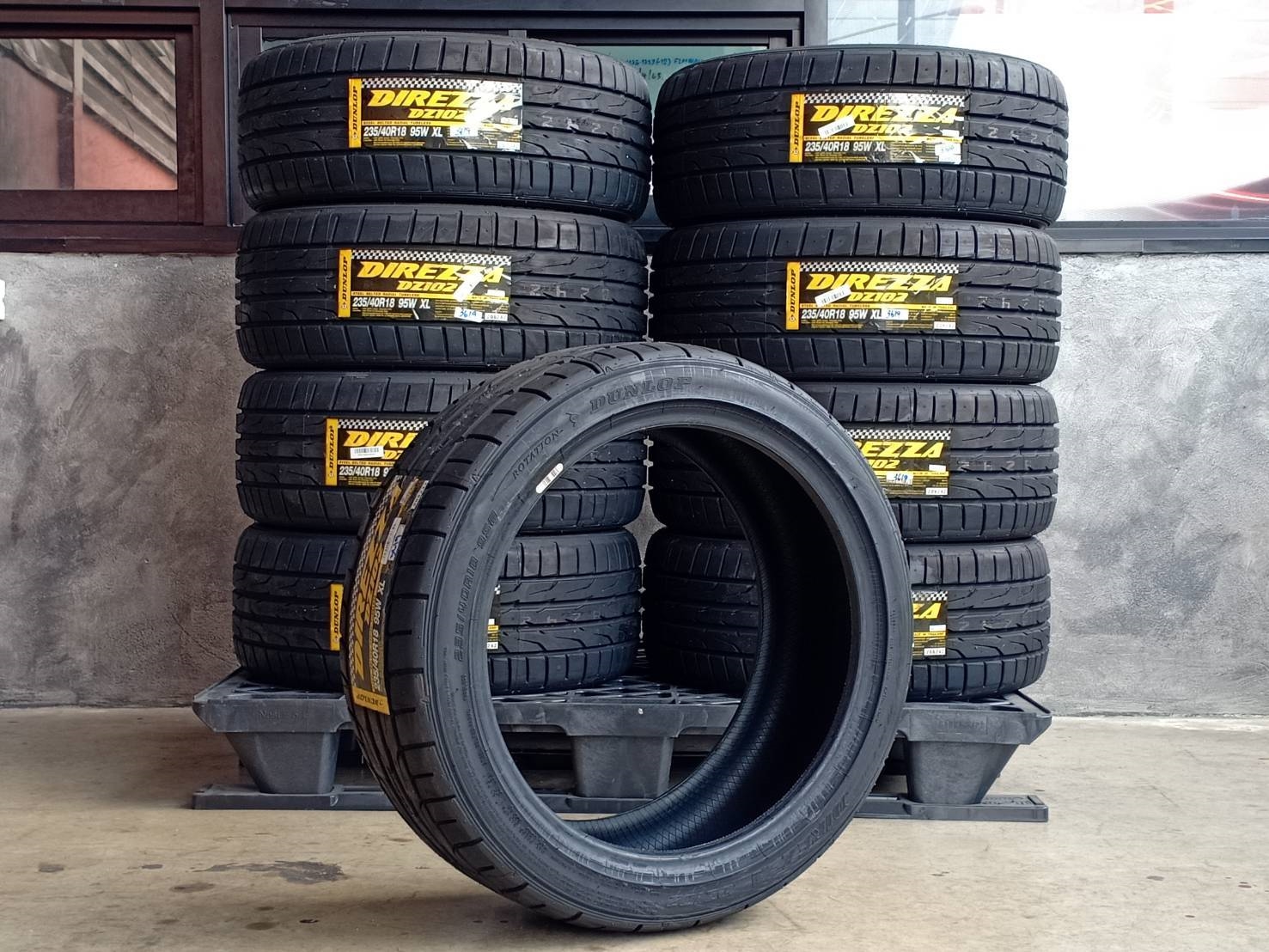 DUNLOP 235/40R18 DIREZZA DZ102 95W XL MADE IN THAILAND