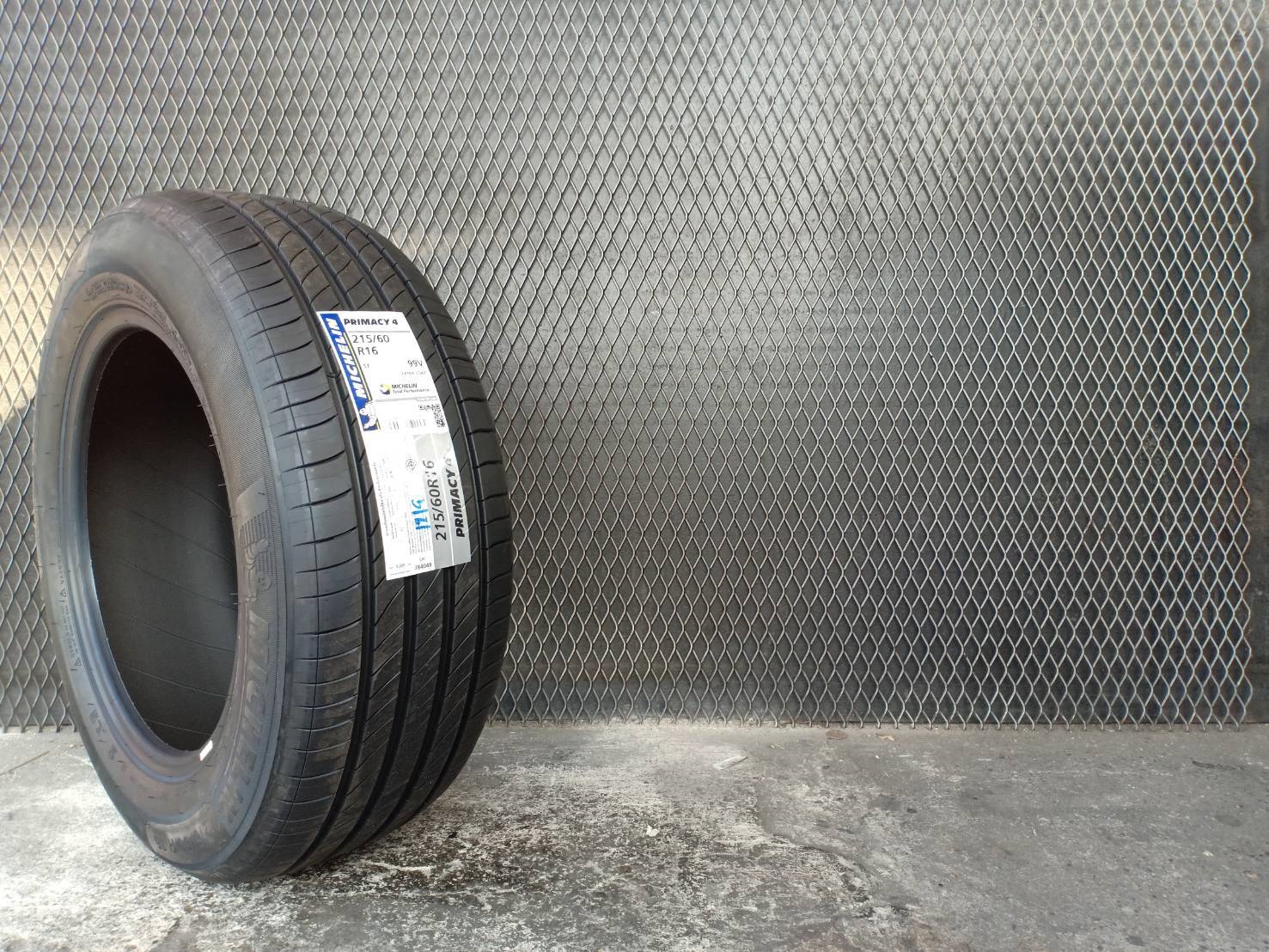 MICHELIN PRIMACY4ST 215/60-16 ราคาถูก ยางปี19