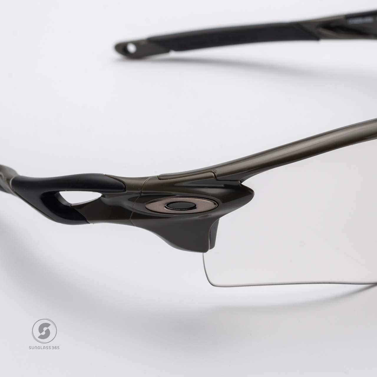 Oakley OO9206-49 RADARLOCK PATH PRIZM Clear Black Photochromic
