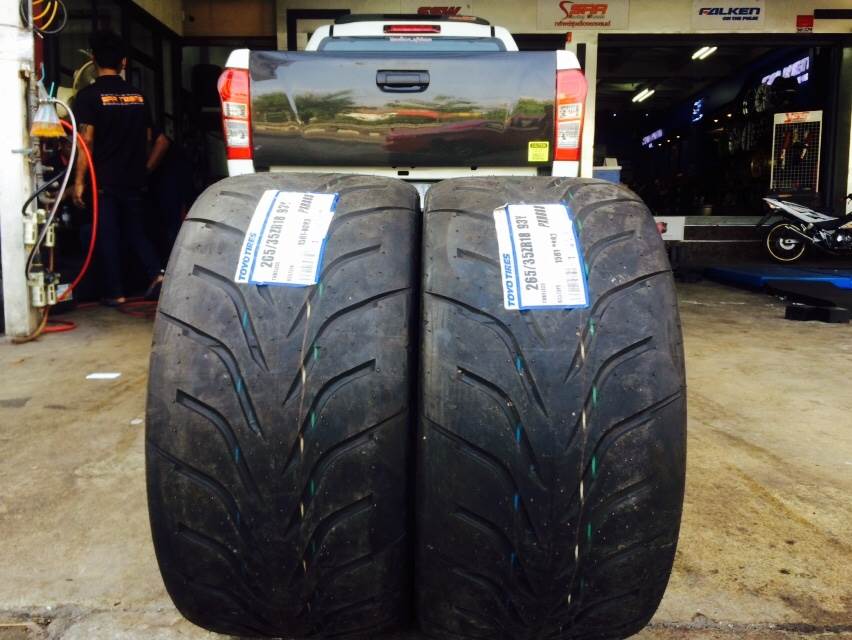 TOYO R888 265/35-18 เส้น 6800 ปกติ 12000 ลดกว่า 50%