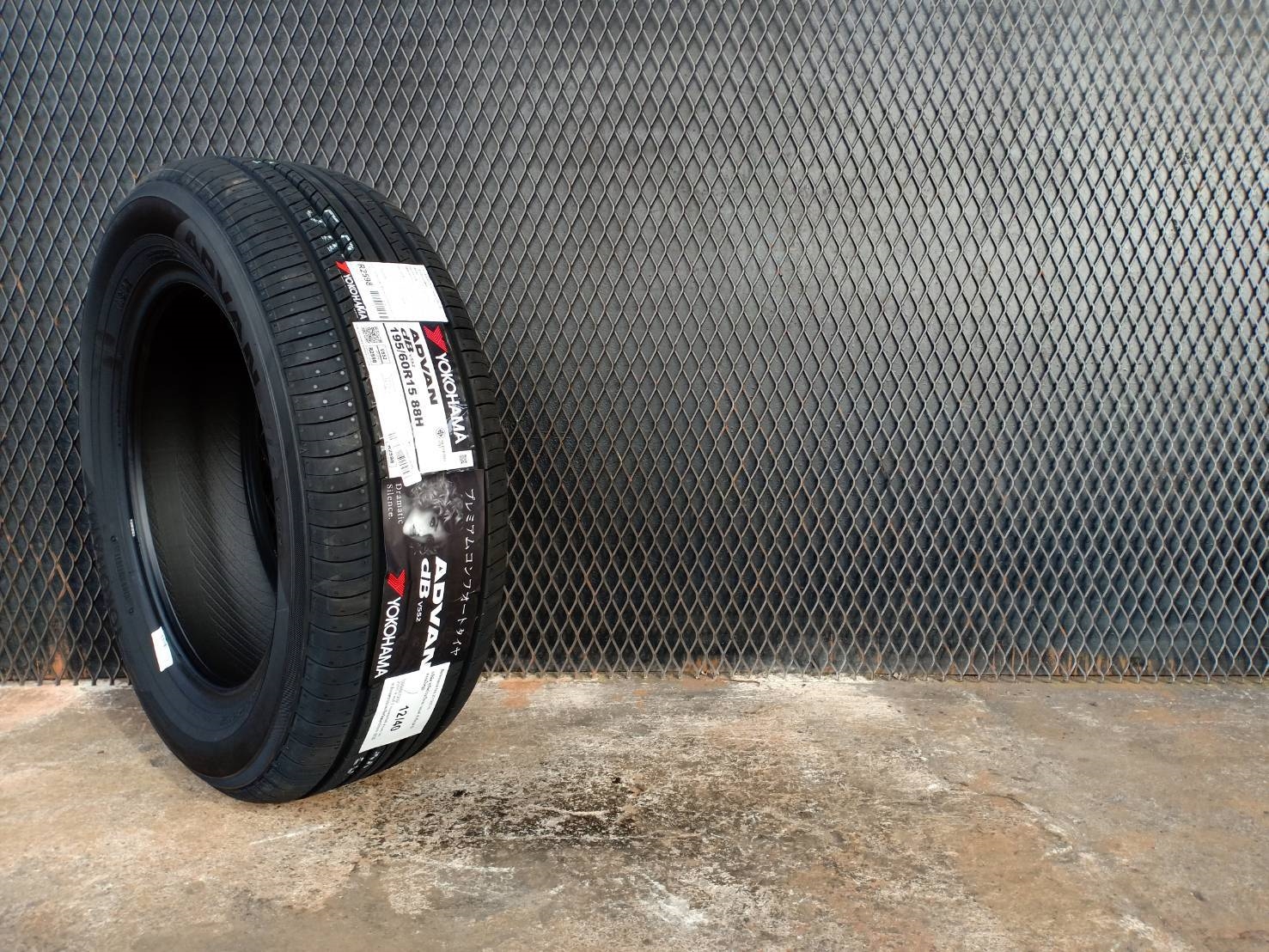 YOKOHAMA V552 195/60-15 ปี19 ราคาส่ง