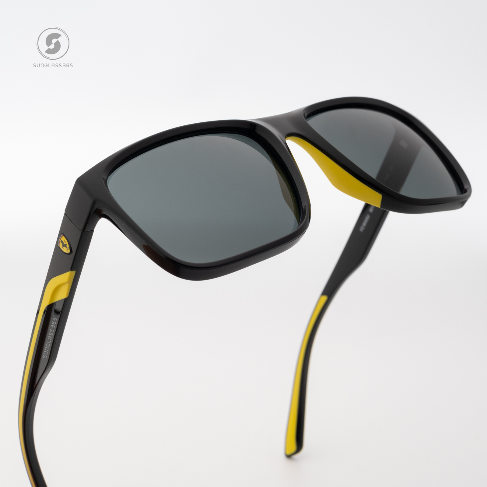 แว่นกันแดด Scuderia Ferrari FZ6002U 501/87