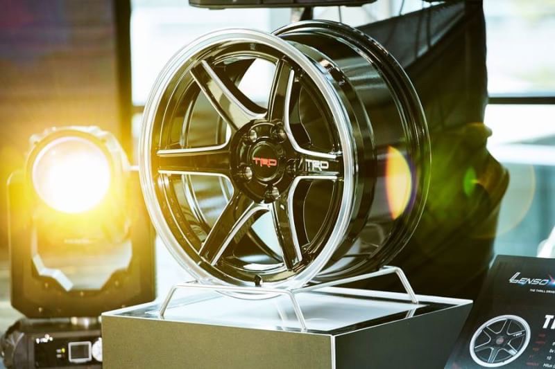 ล้อแท้ TRD LENSO ขอบ17 สำหรับกะบะ