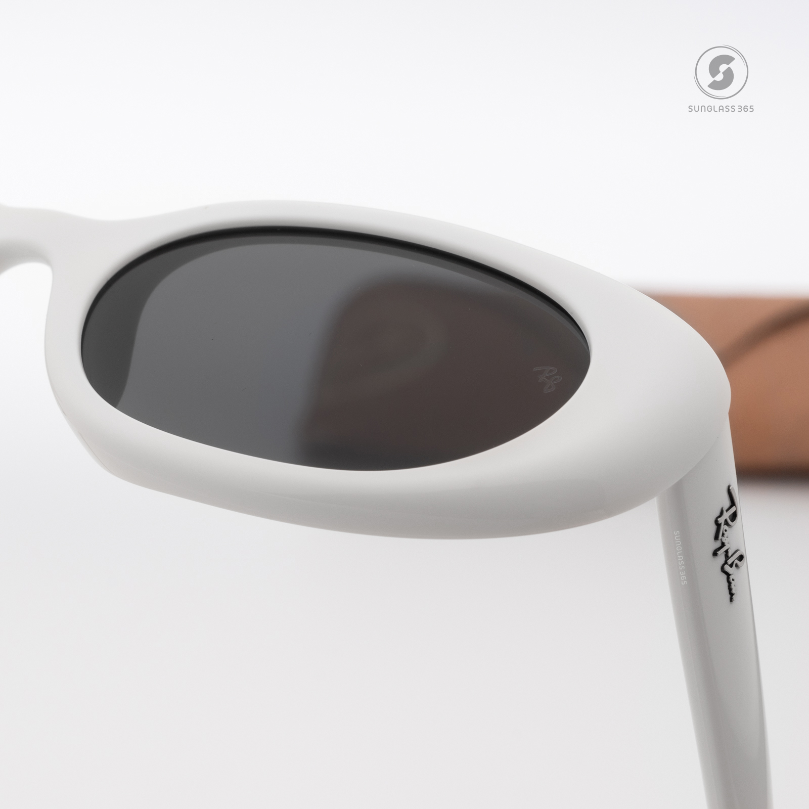 Ray-Ban RB4441D 677287 White