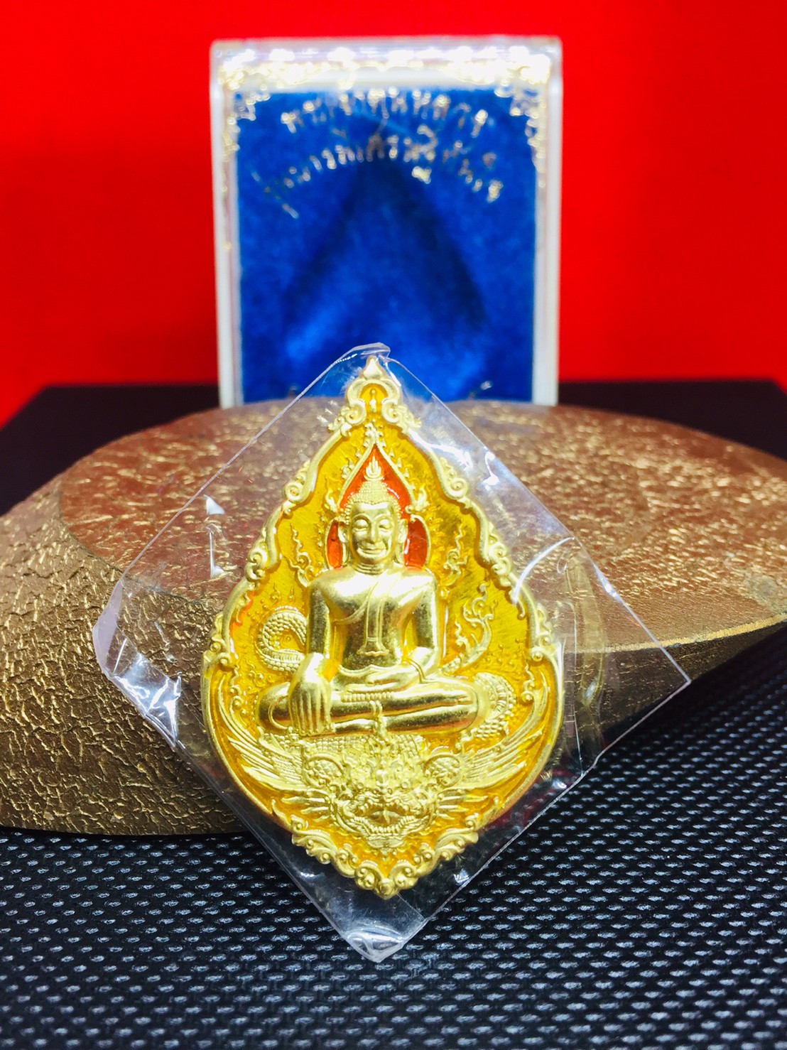 รุ่นบารมีเศรษฐีทันใจ ทองทิพย์ ลงยาเหลืองเลข 33