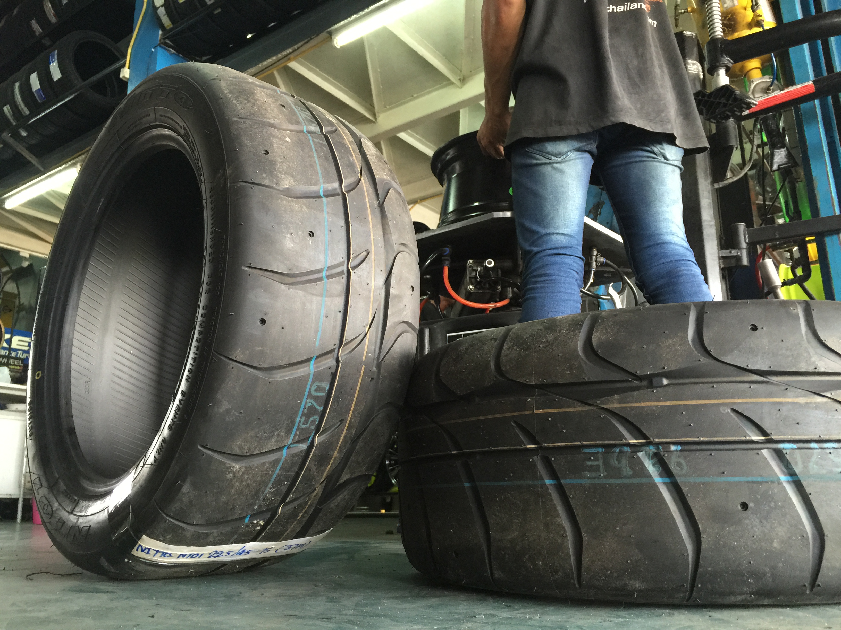 NITTO NT01 225/45-15 เส้น 3900 ปกติ 7800