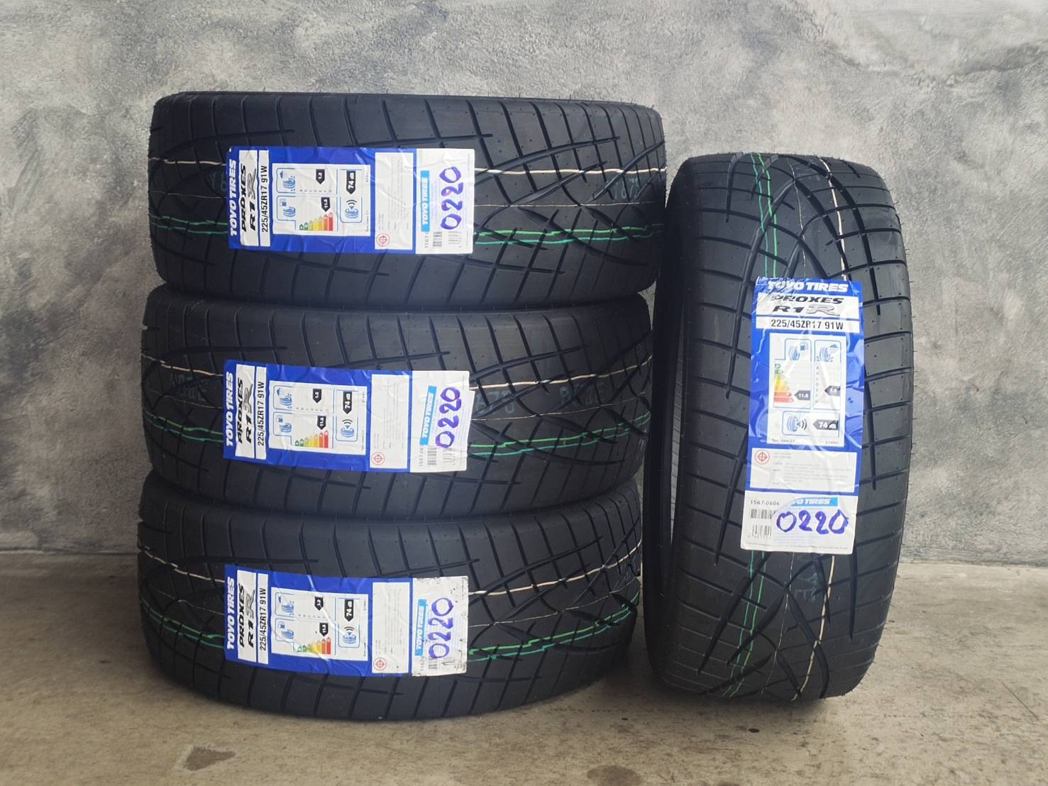 TOYO 225/45ZR17 91W PROXES R1R ราคาพิเศษ