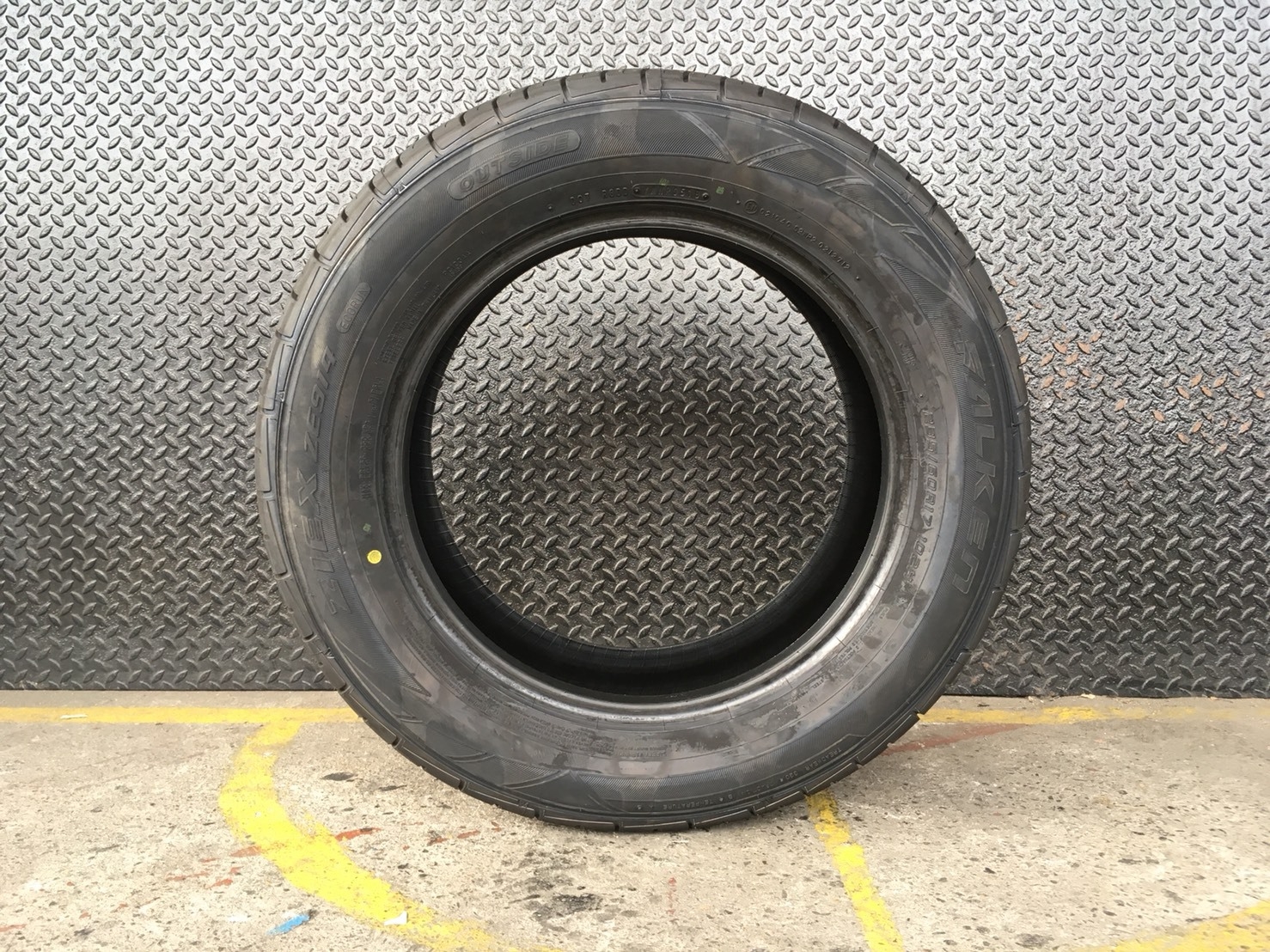 FALKEN ZE914 235-60-17 เส้น 7000 ปี 18 ซื้อ2แถม2 จ่าย 14000 ได้ 4เส้น ปี18
