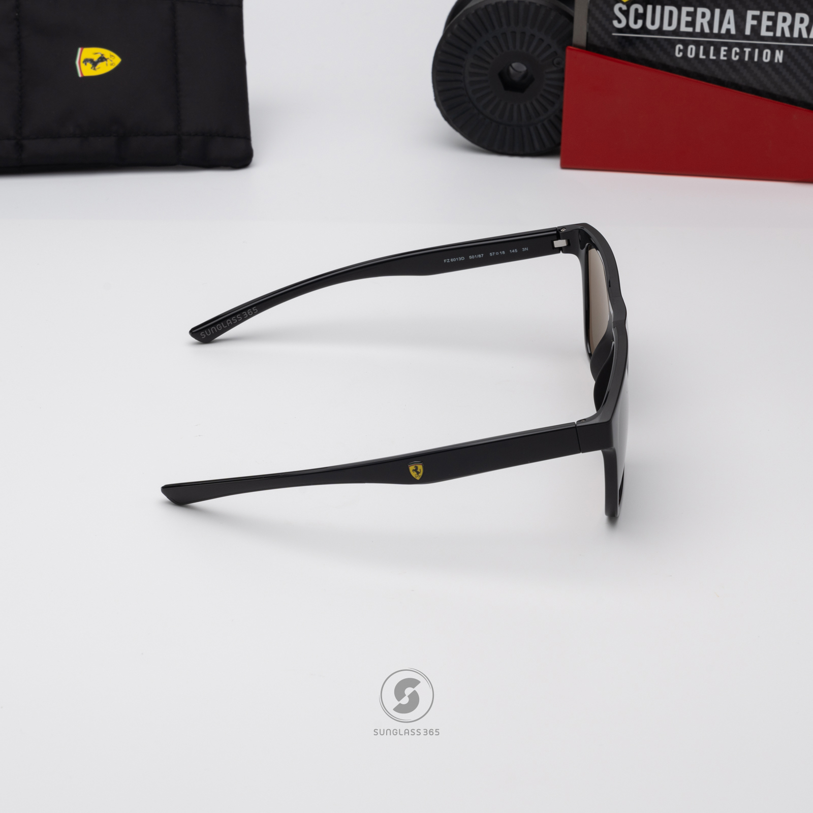 แว่นกันแดด Scuderia Ferrari FZ6013D 501/87