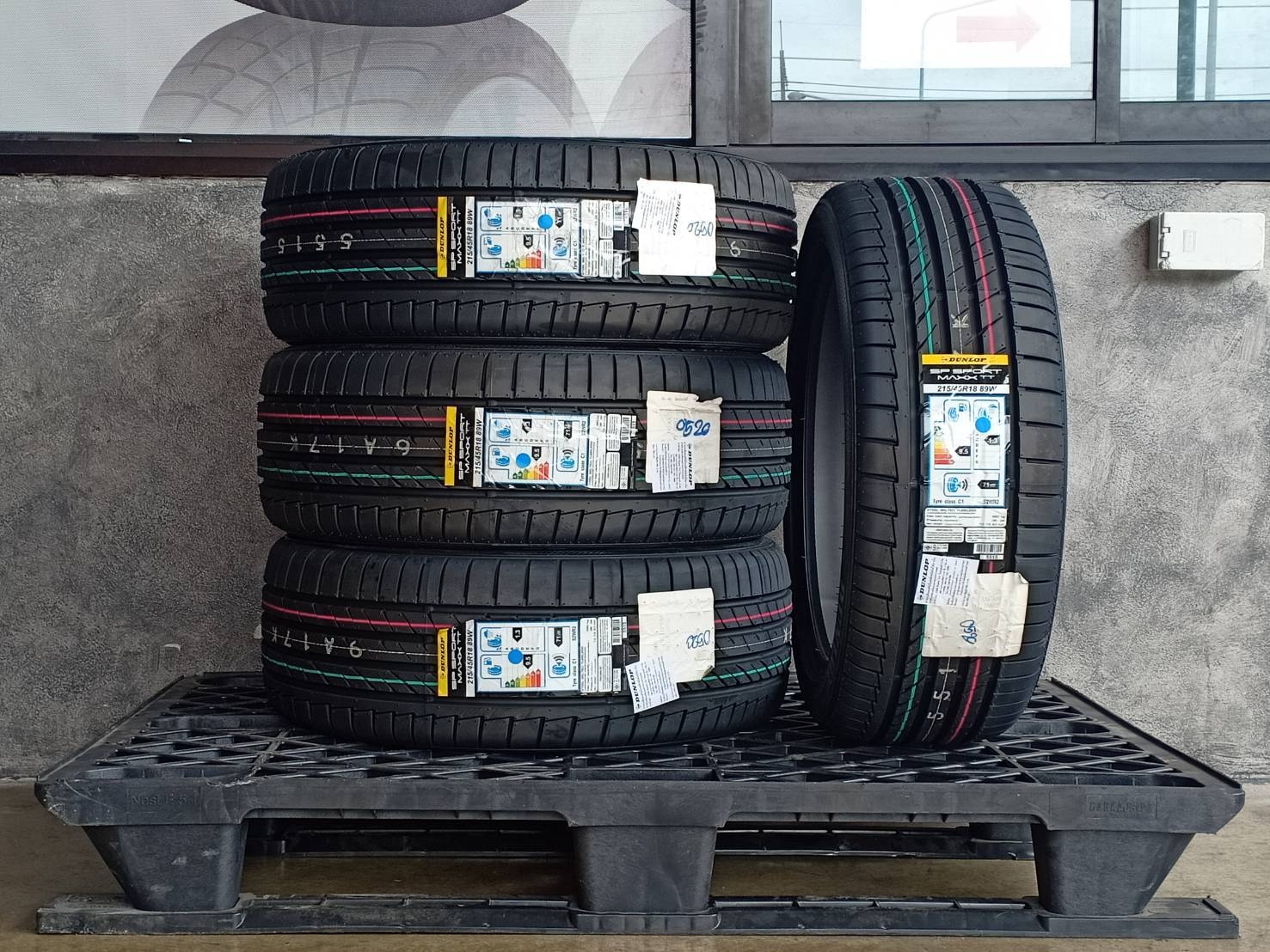 DUNLOP 215/45R18 SP SPORT MAXX TT 89W MADE IN JAPAN