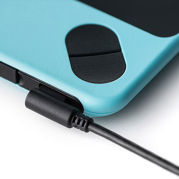 Intuos Art Small Mint Blue