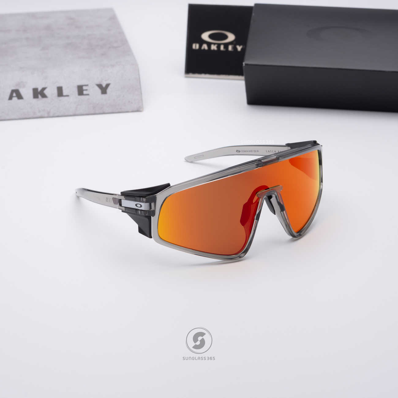 OAKLEY LATCH PANEL OO9404-04 Grey Ink Prizm Ruby