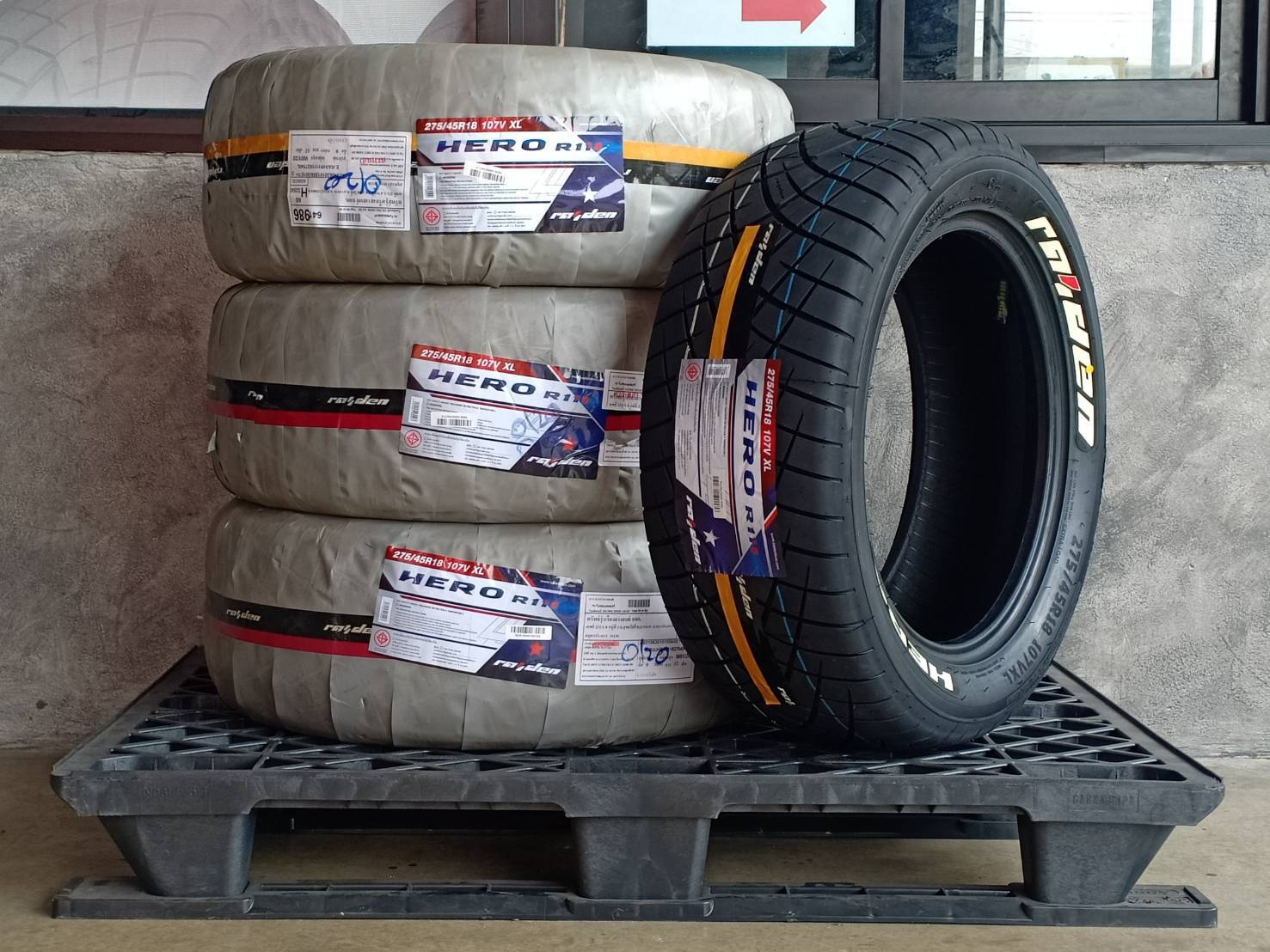 RAIDEN 275/45R18 HERO R111 (ตัวหนังสือขาว) MADE IN CHINA