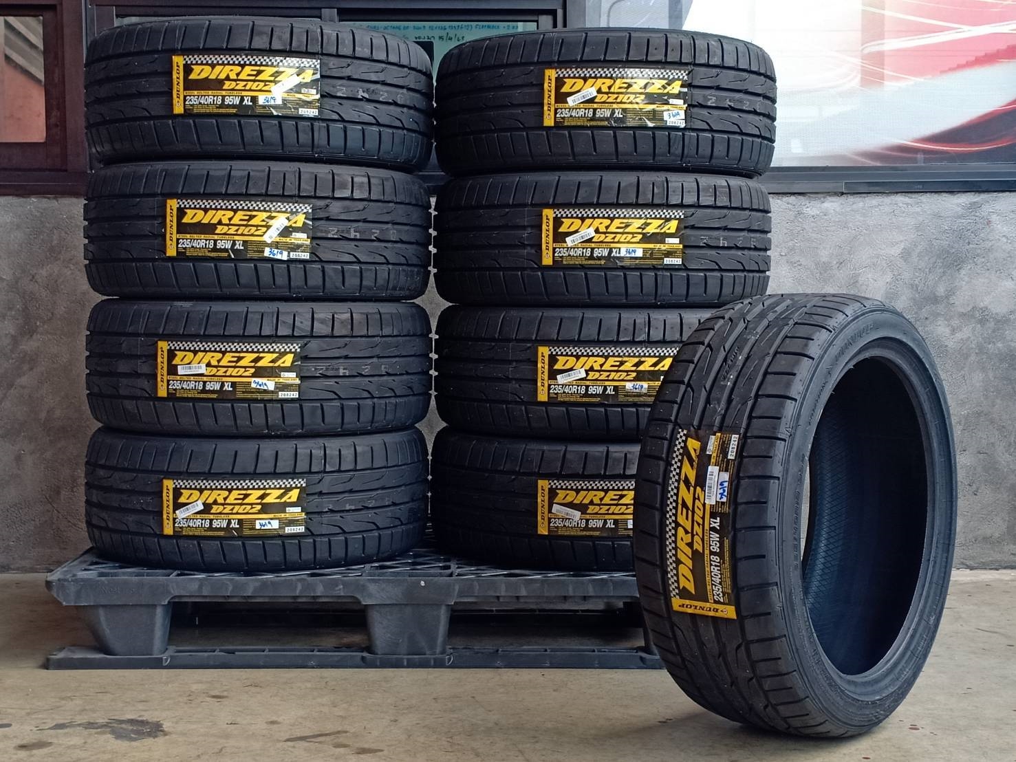 DUNLOP 235/40R18 DIREZZA DZ102 95W XL MADE IN THAILAND