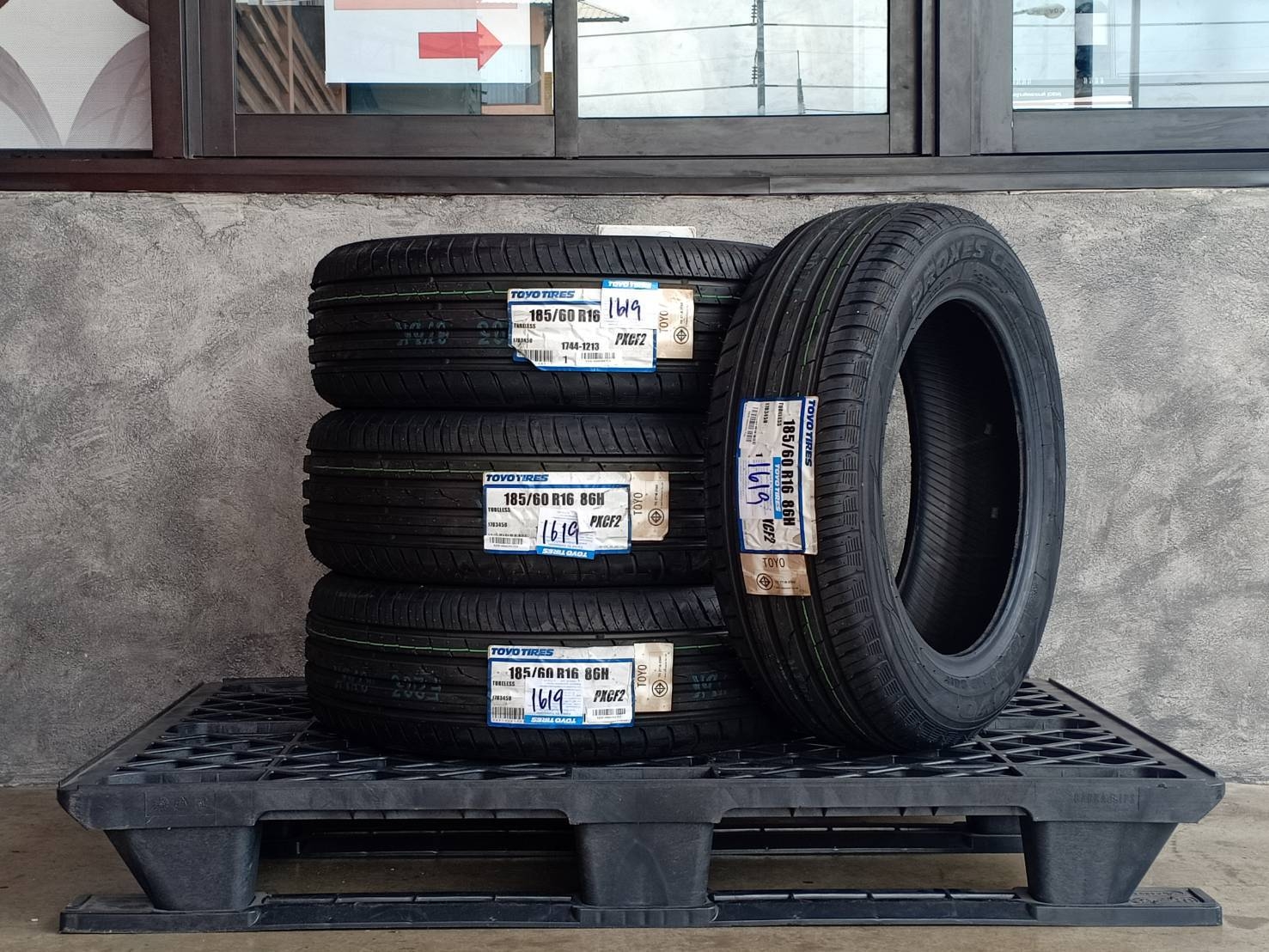TOYO 185/60R16 PROXES CF2 86H MADE IN JAPAN