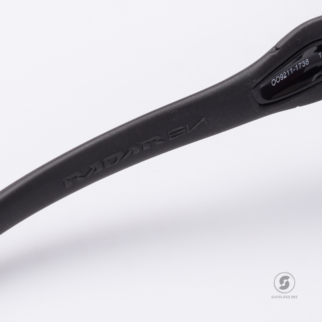 Oakley Radar EV Pitch OO9211-17 Polished Black Prizm Field