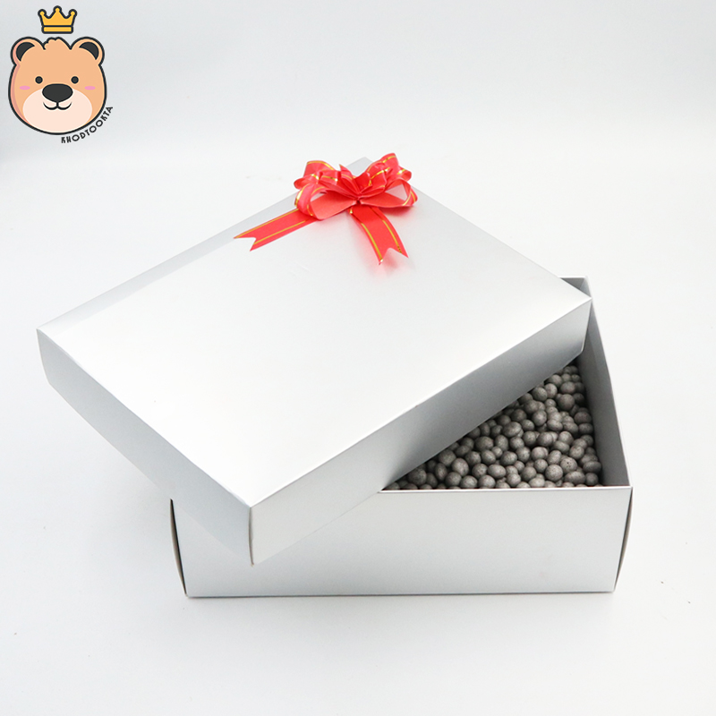 เซ็ตเซอร์ไพรส์แฟนสาว (กระเป๋าสตางค์ + ช่อดอกไม้ + นาฬิกา) พร้อม เม็ดโฟมสีเทา กล่องของขวัญ เปิดฝาสีเงินสุดหรู (ส่งด่วน)