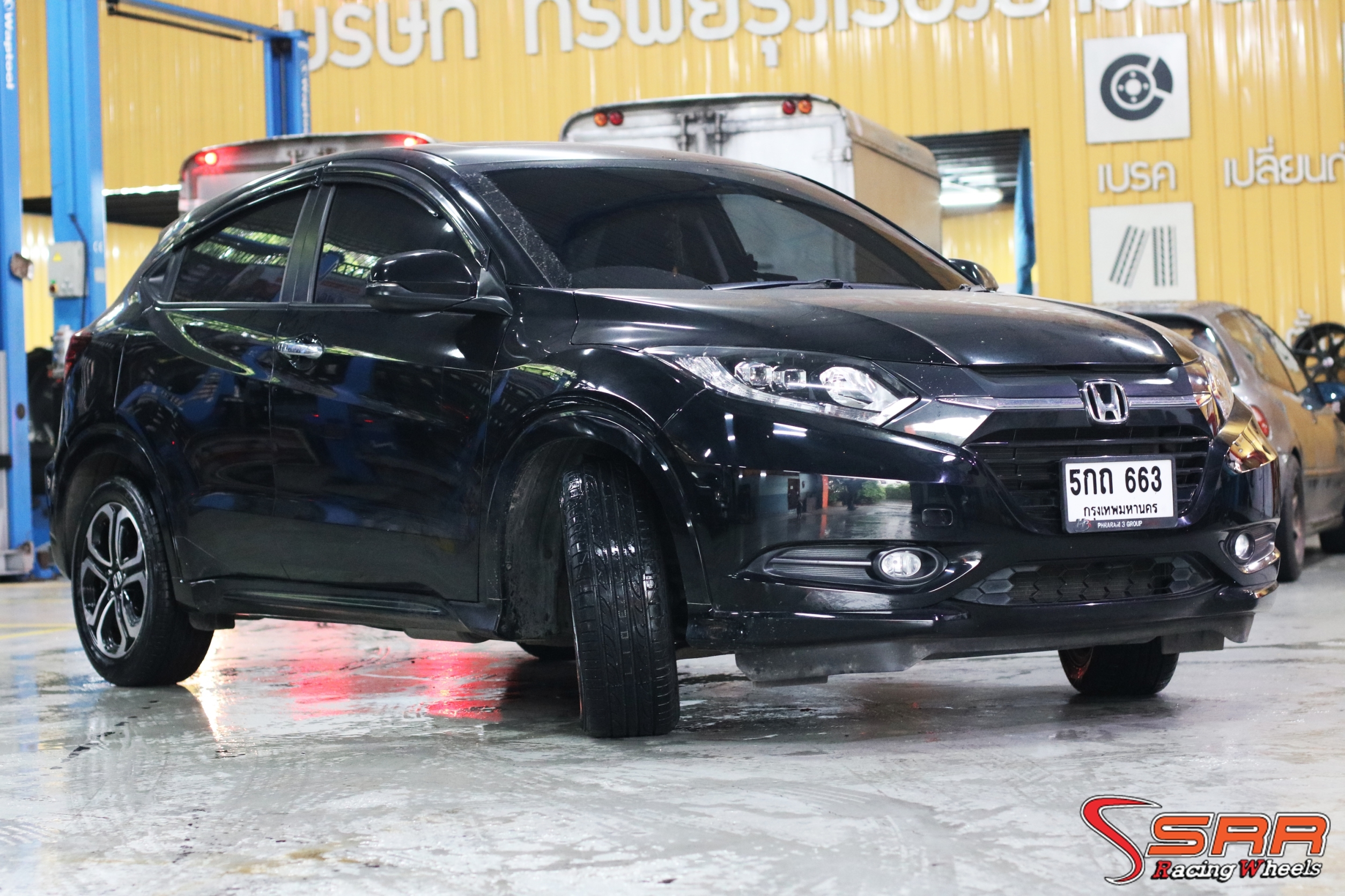 DUNLOP LM704 215/55-17 เส้น 2500