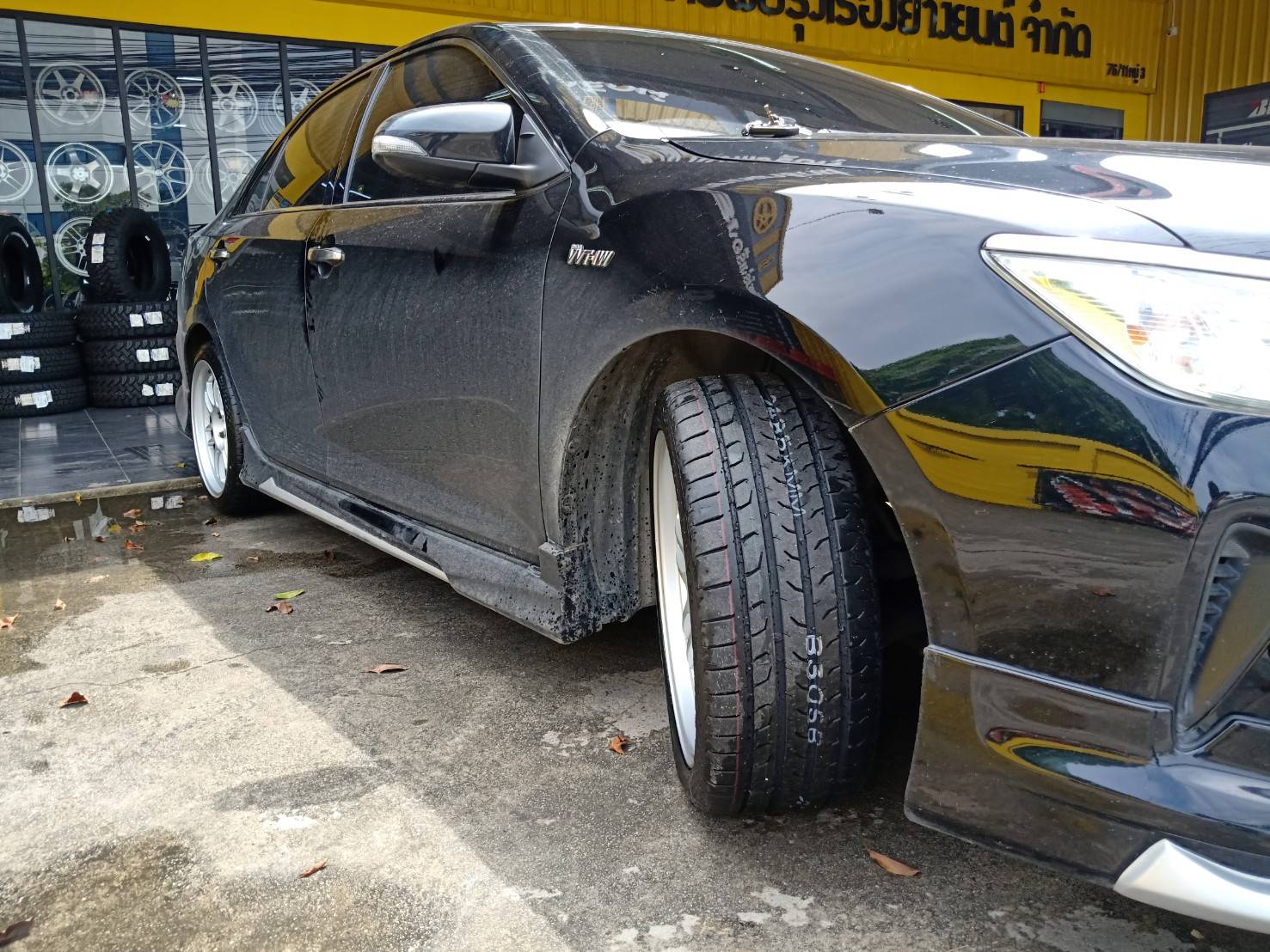 CONTINENTAL MC6 235/40-18 ปี19 ใส่ แคมรี่