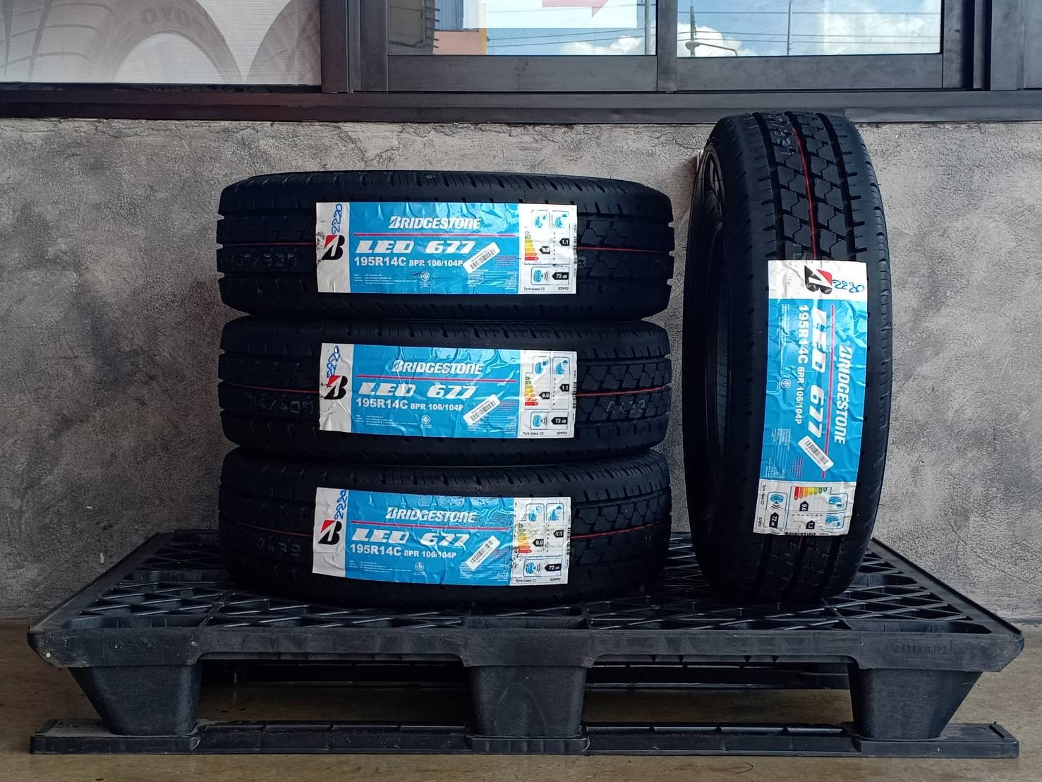 BRIDGESTONE 195R14 LEO 677 ราคาพิเศษ