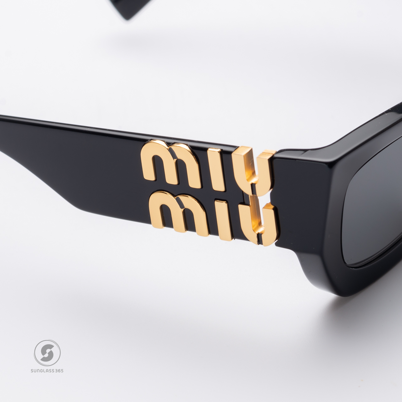 แว่นกันแดด Miu Miu Glimpse MU09WS 1AB5S0