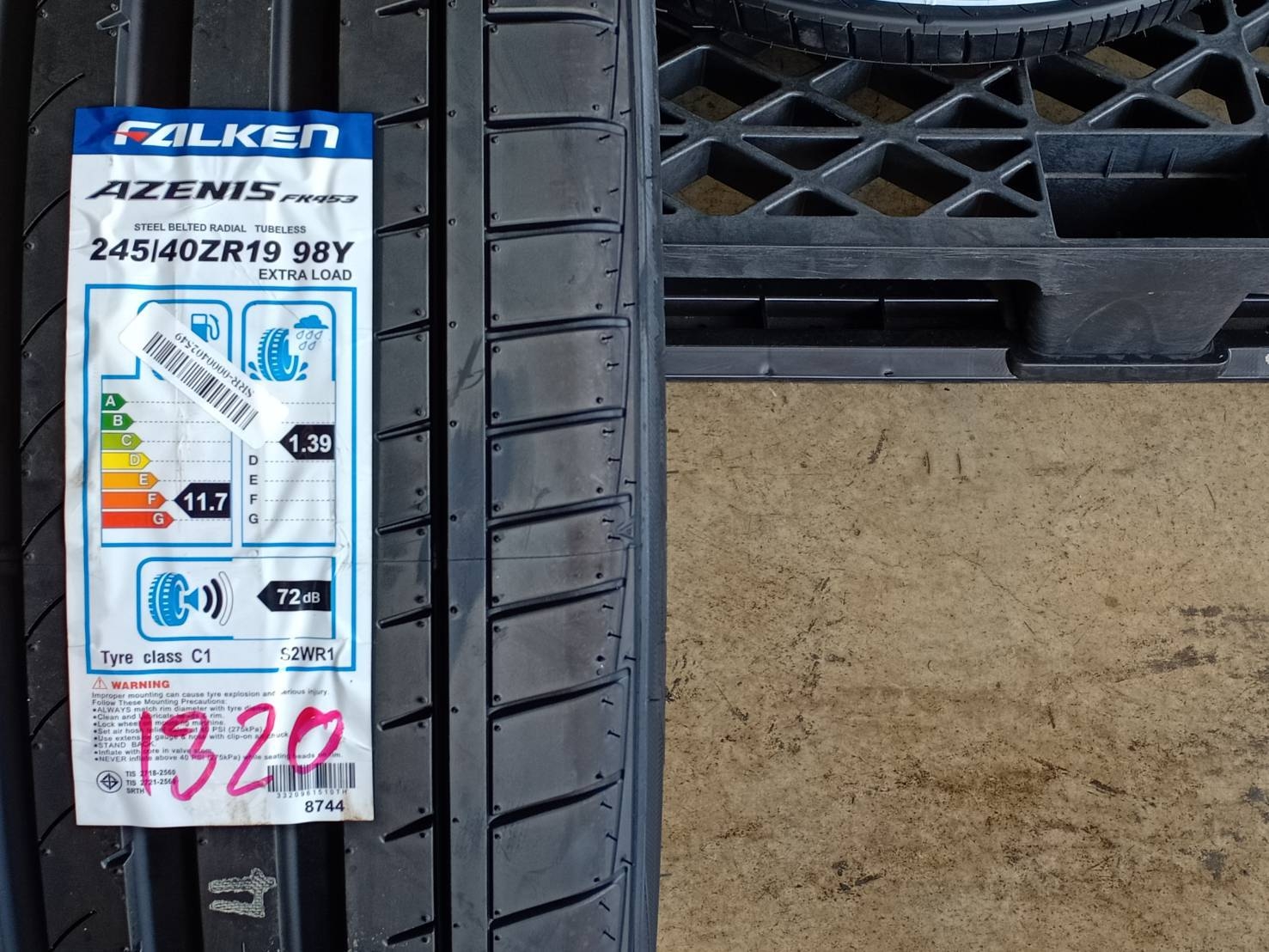 FALKEN 245/40ZR19 AZENIS FK453 98Y MADE IN JAPAN