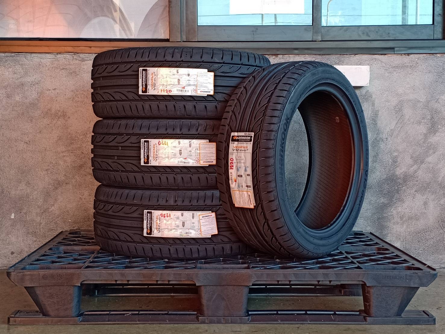 HANKOOK 215/45ZR17 VENTUS V12 EVO2 91Y XL MADE IN KOREA